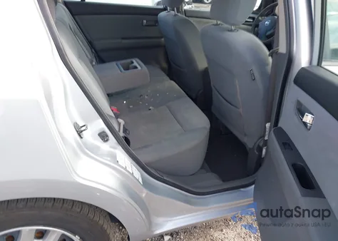 2009 Nissan Sentra 2.0S z USA, uszkodzony, nr VIN 3N1AB61E09L670596